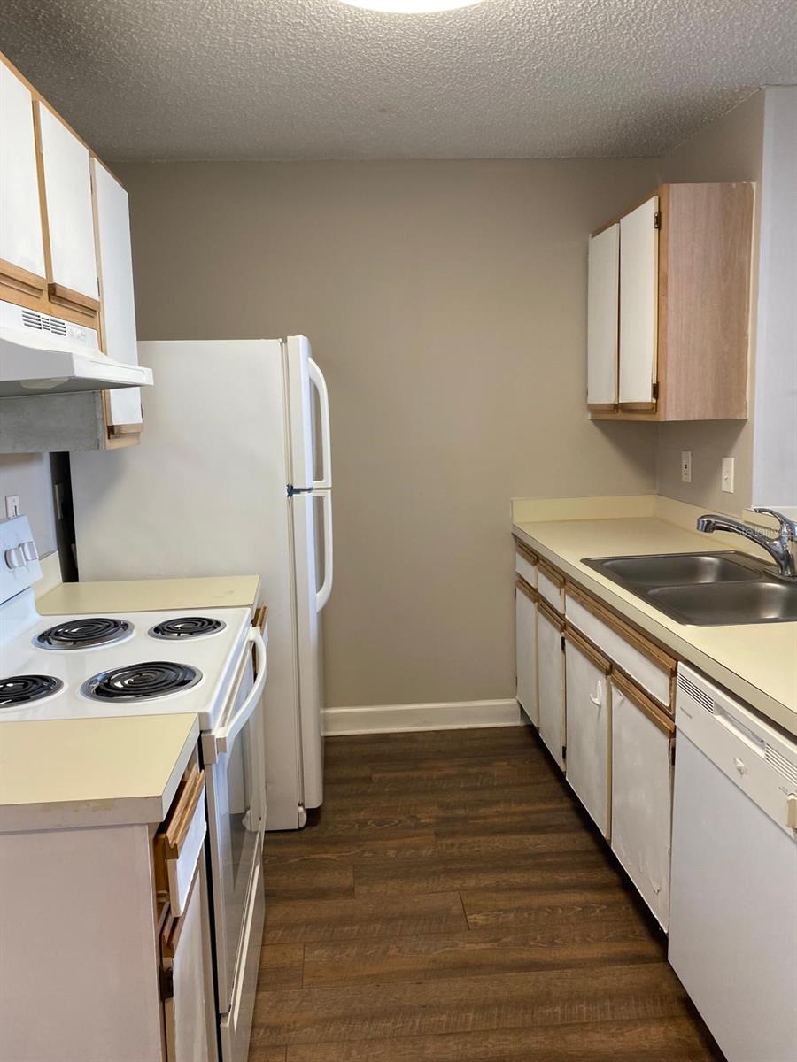 Image 6 of 12 For 2569 Grassy Point Drive 313