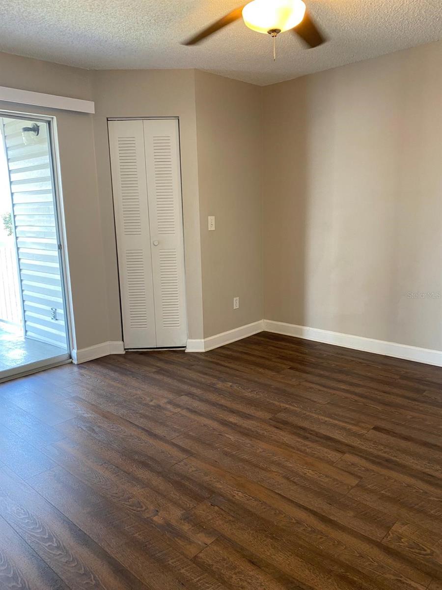 Image 9 of 12 For 2569 Grassy Point Drive 313