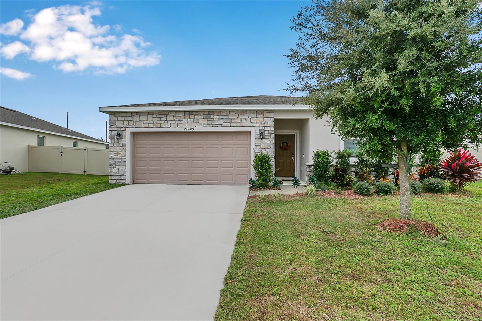 Details for 24409 Sunnys Halo Way, SORRENTO, FL 32776