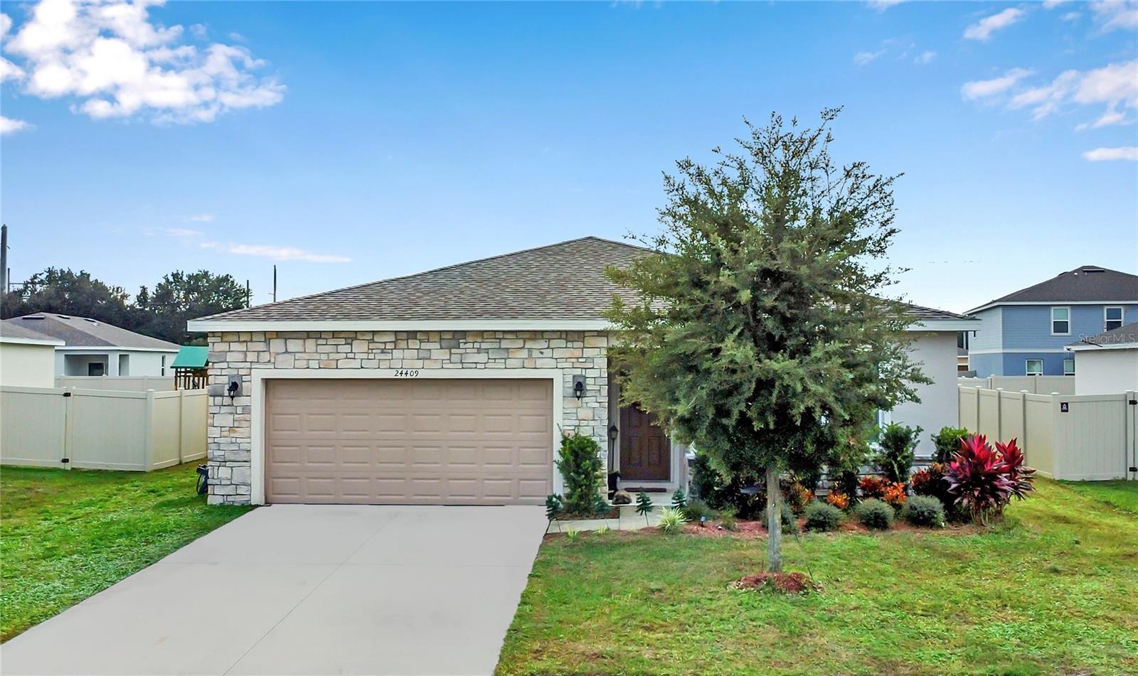 Image 25 of 31 For 24409 Sunnys Halo Way