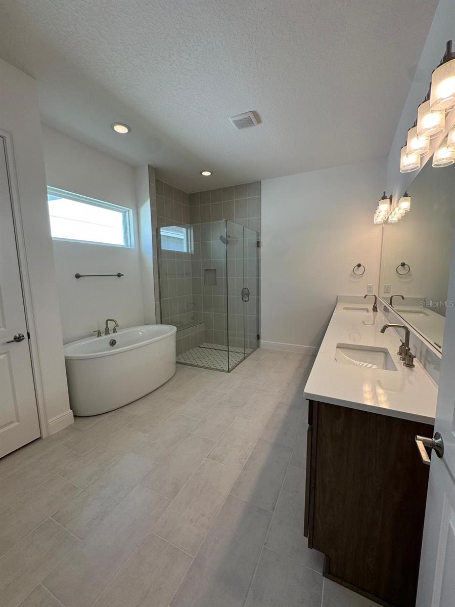 Image 15 of 17 For 1126 Cliffhaven Court