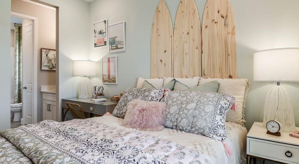 Image 24 of 27 For 664 Junonia Boulevard