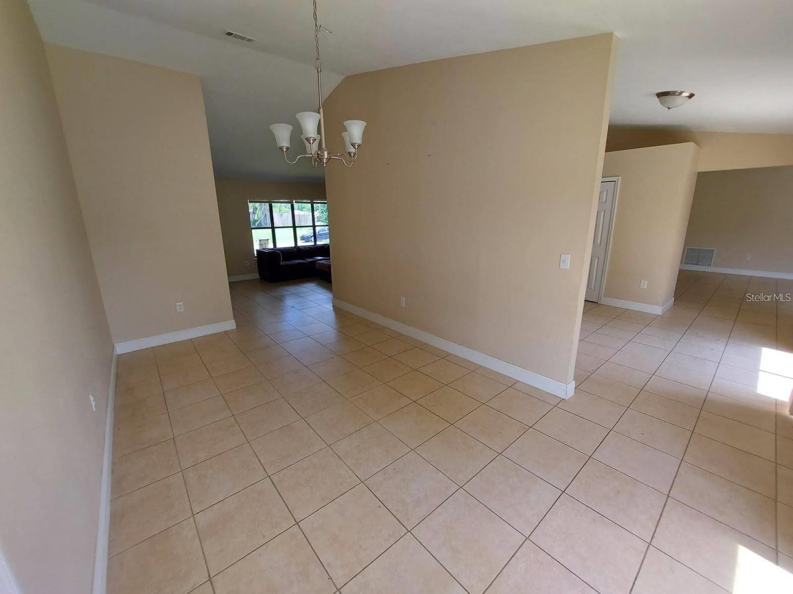 Listing photo id 1 for 1401 Sugar Cane Drive