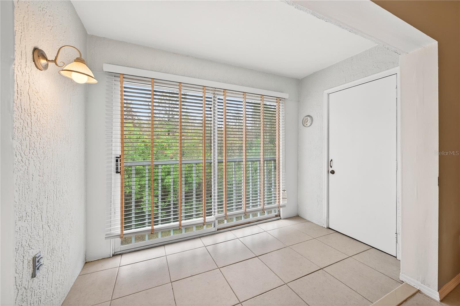 Image 17 of 36 For 13917 Timberland Drive 201