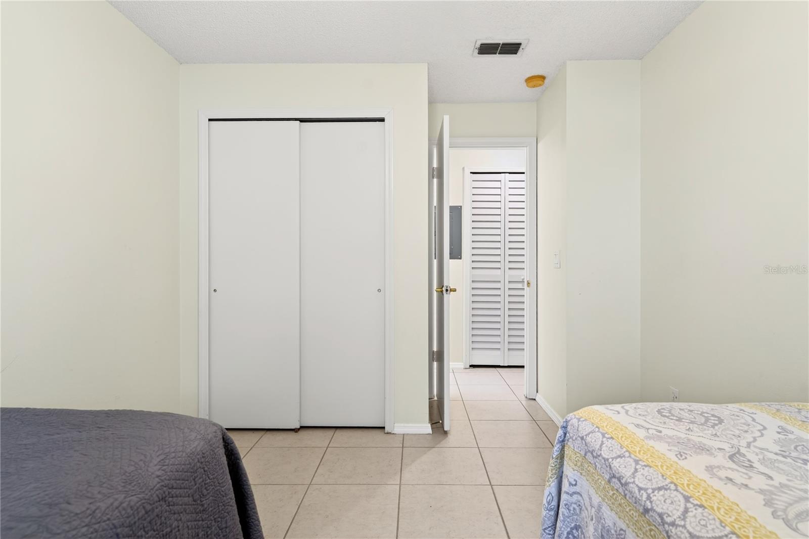 Image 28 of 36 For 13917 Timberland Drive 201