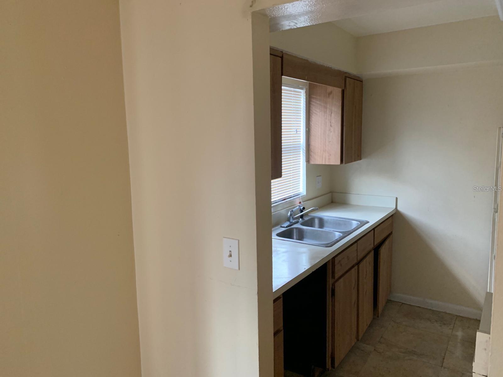 Image 6 of 9 For 2556 Chestnut Woods Drive