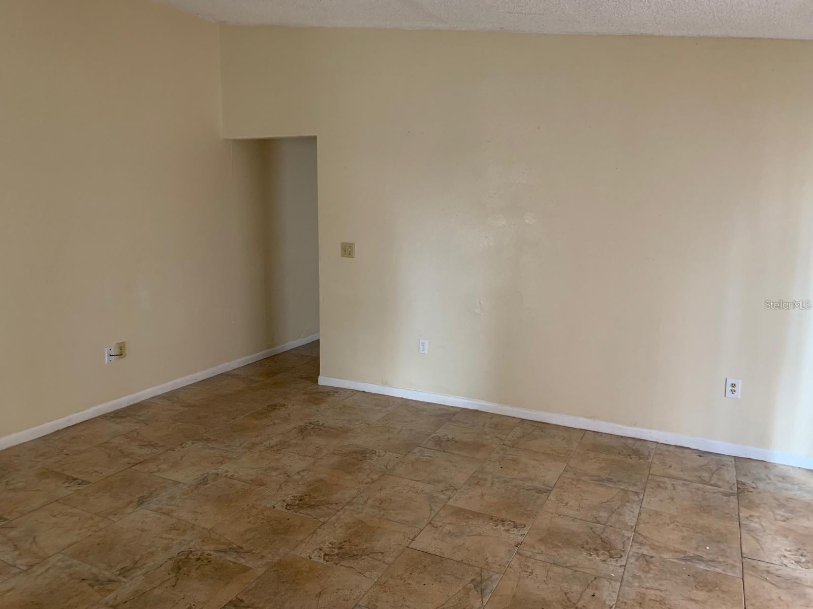 Image 7 of 9 For 2556 Chestnut Woods Drive