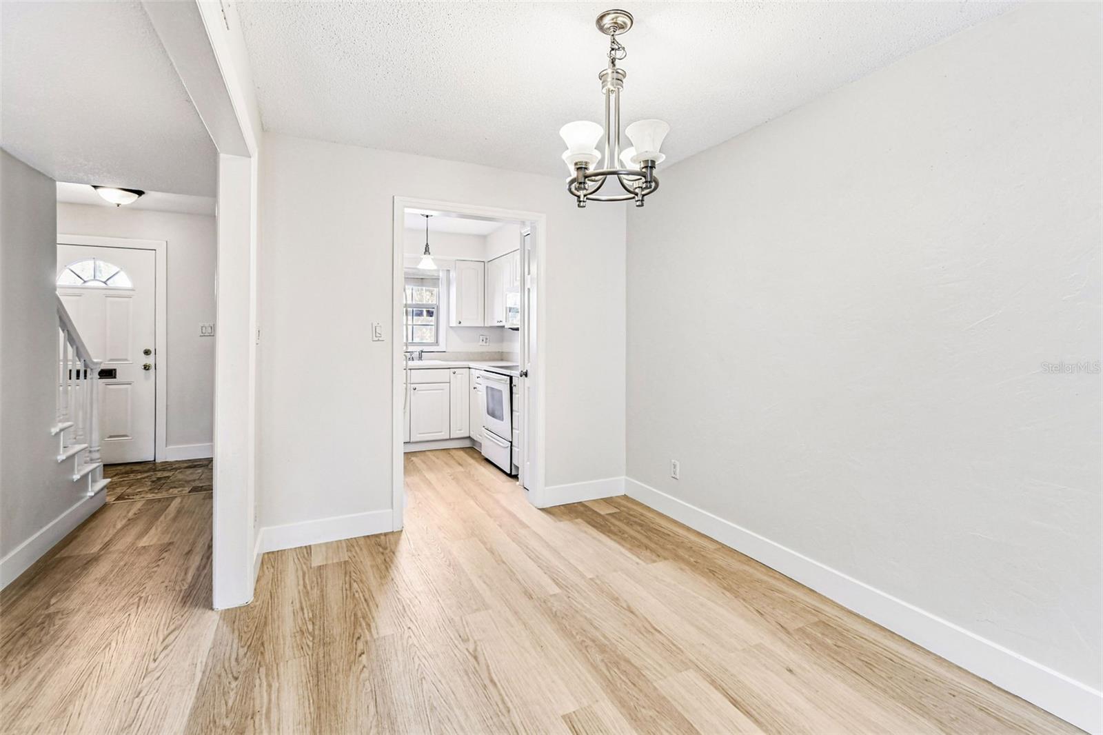 Image 16 of 43 For 306 Georgetown Dr 306