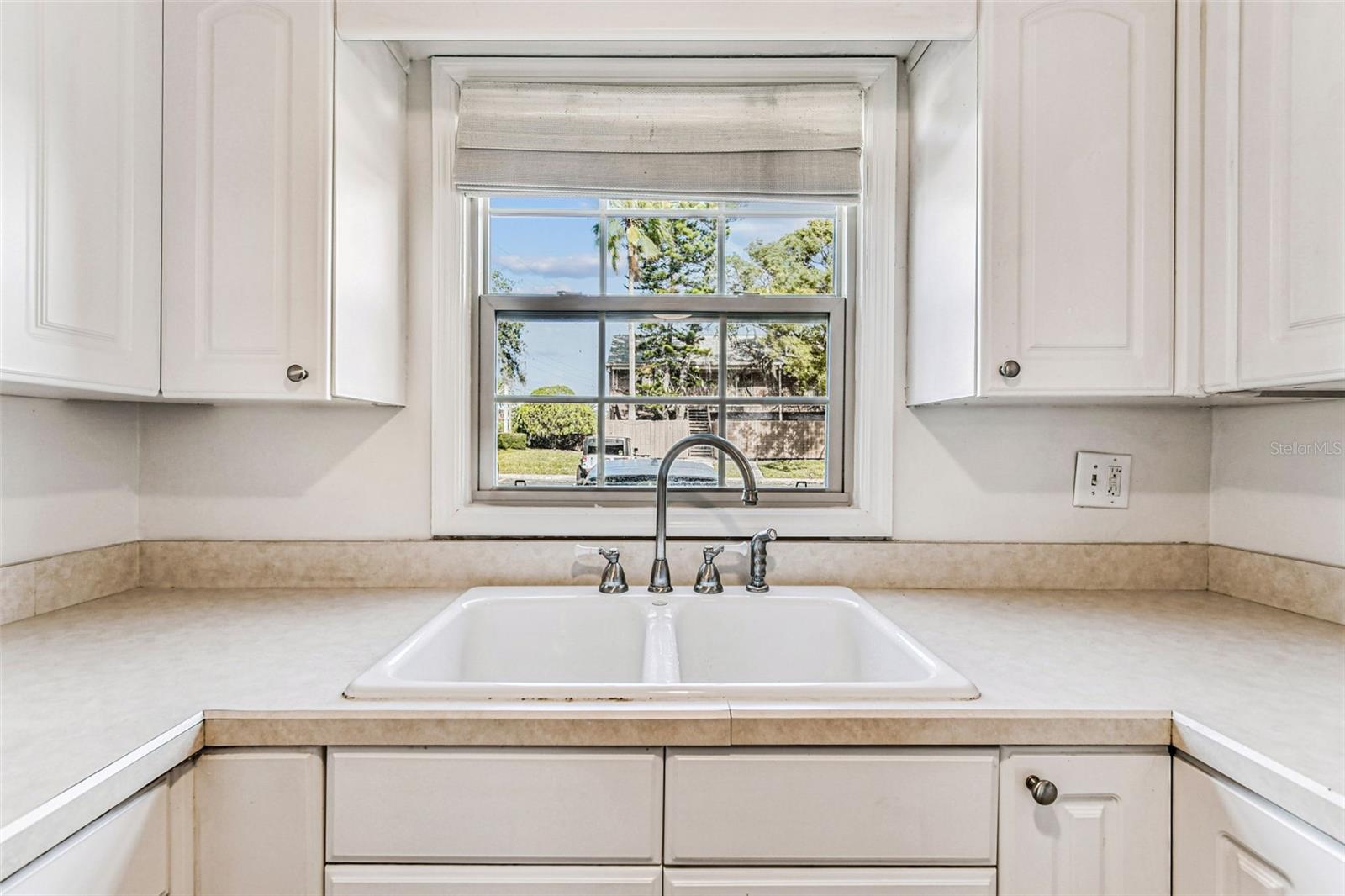 Image 18 of 43 For 306 Georgetown Dr 306