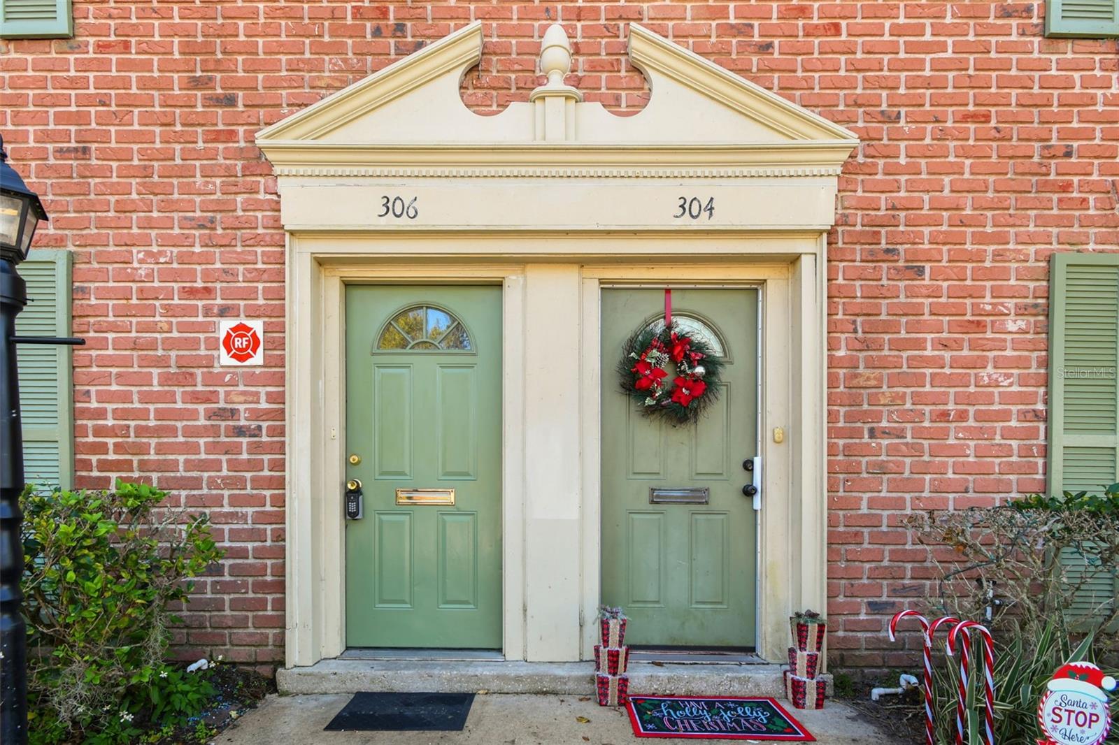 Image 2 of 43 For 306 Georgetown Dr 306