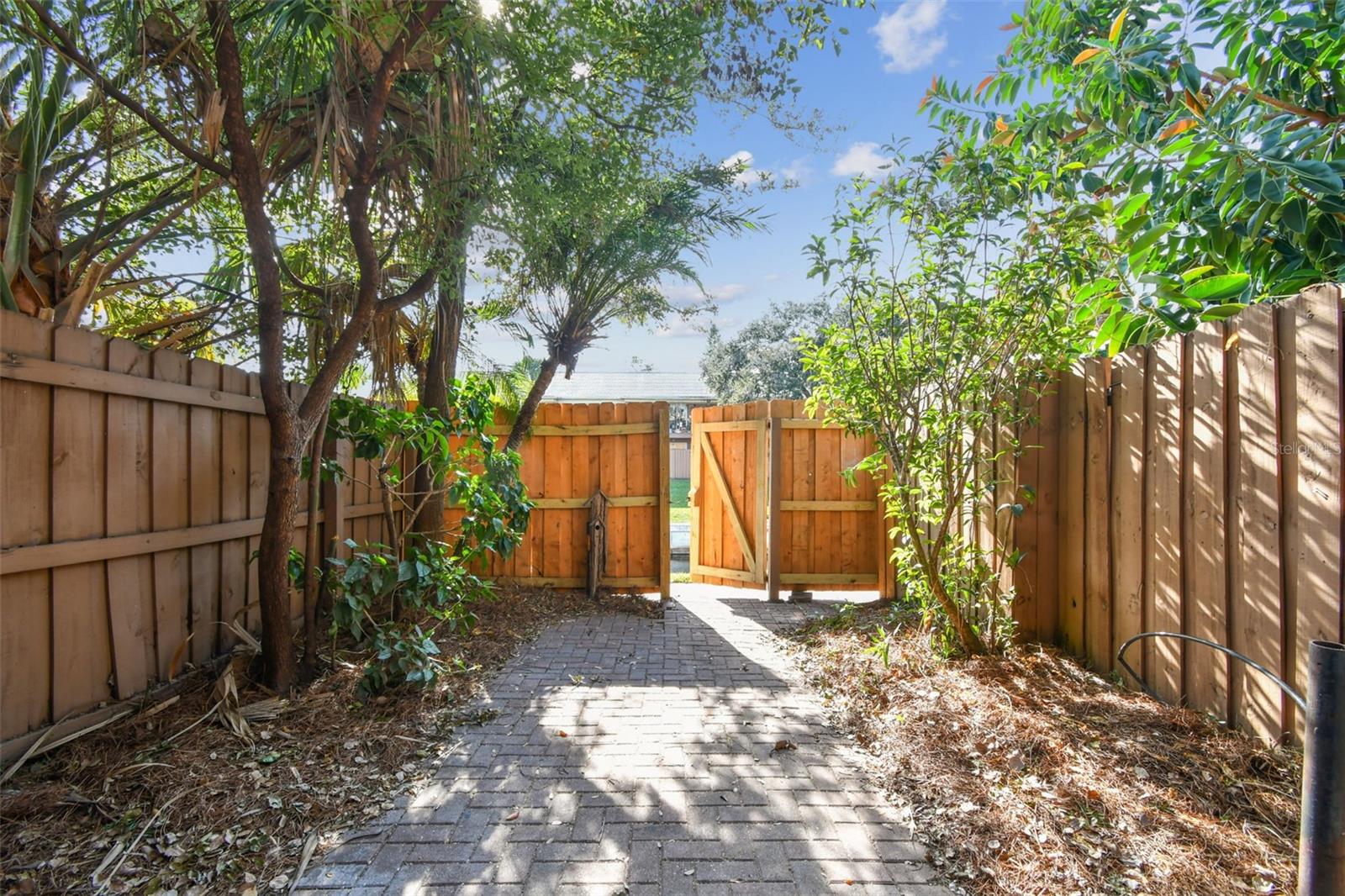 Image 21 of 43 For 306 Georgetown Dr 306