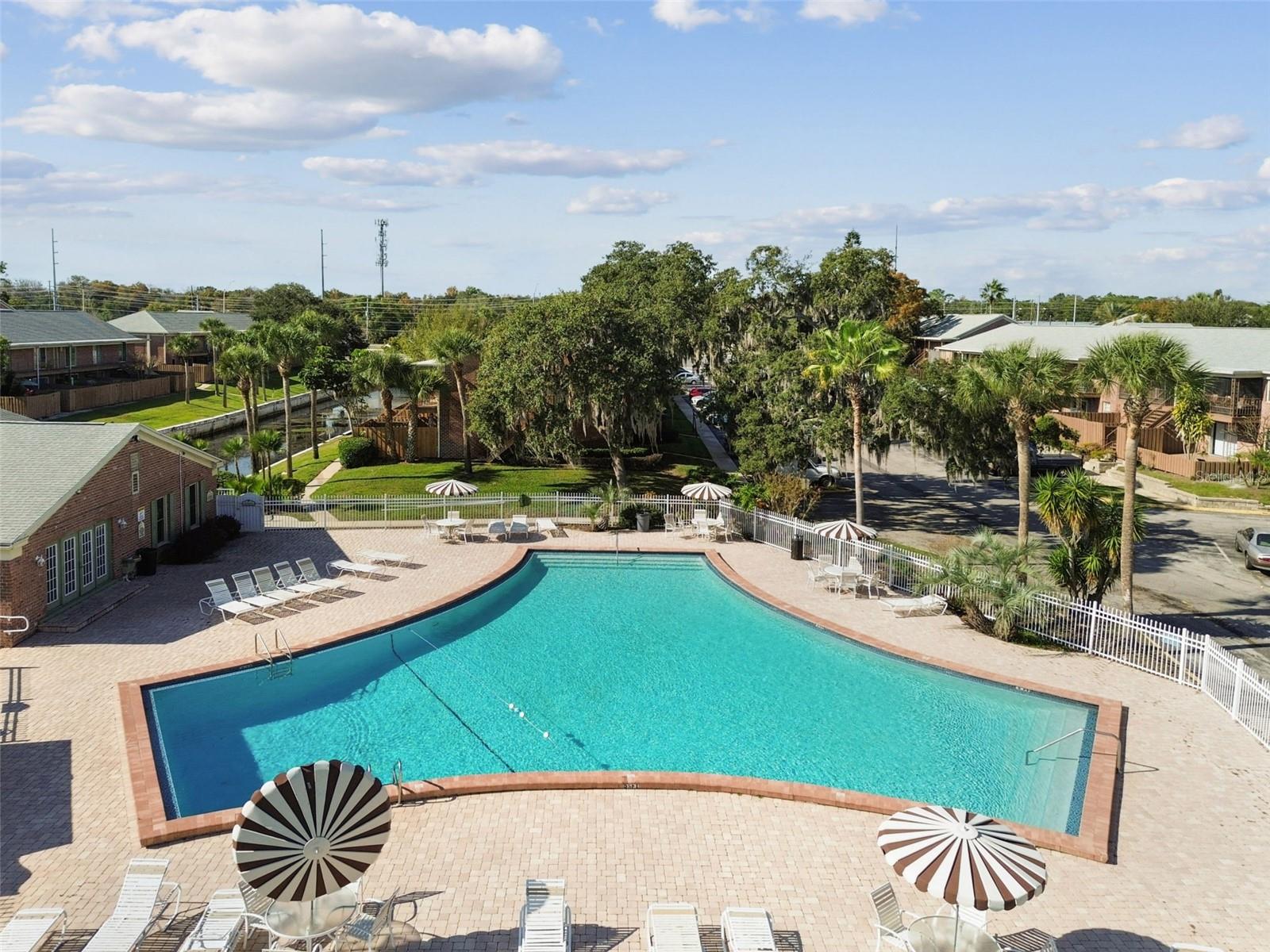 Image 5 of 43 For 306 Georgetown Dr 306