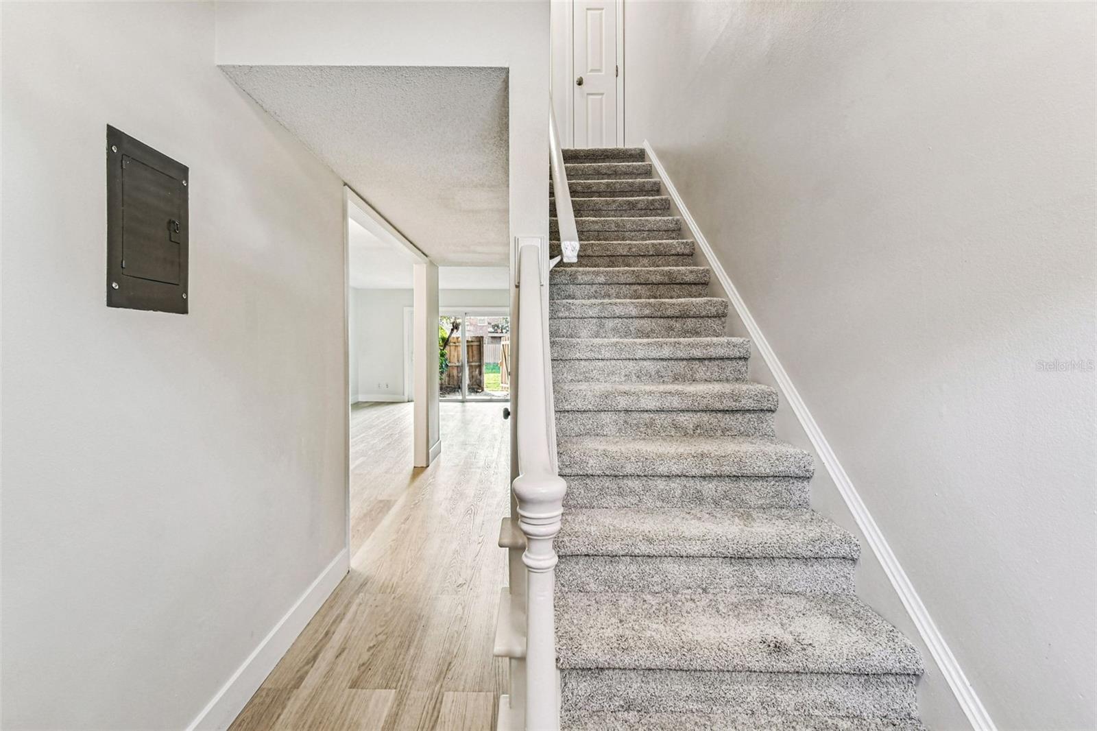 Image 7 of 43 For 306 Georgetown Dr 306