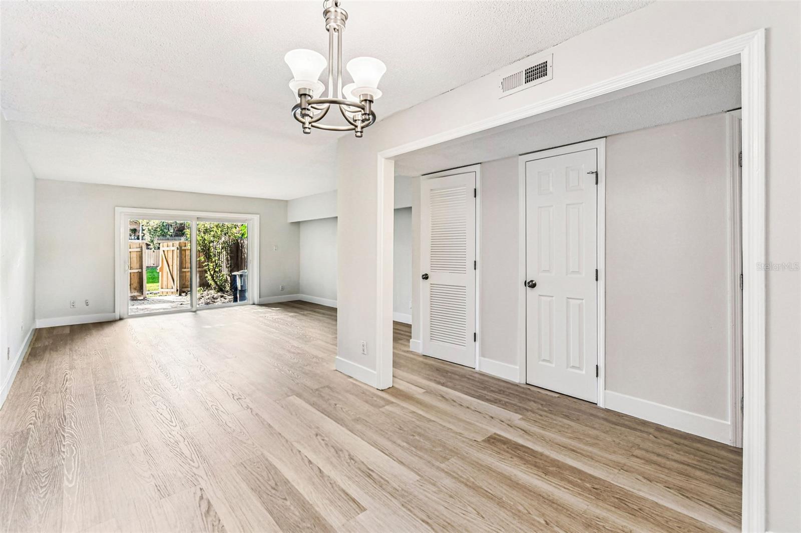 Image 8 of 43 For 306 Georgetown Dr 306