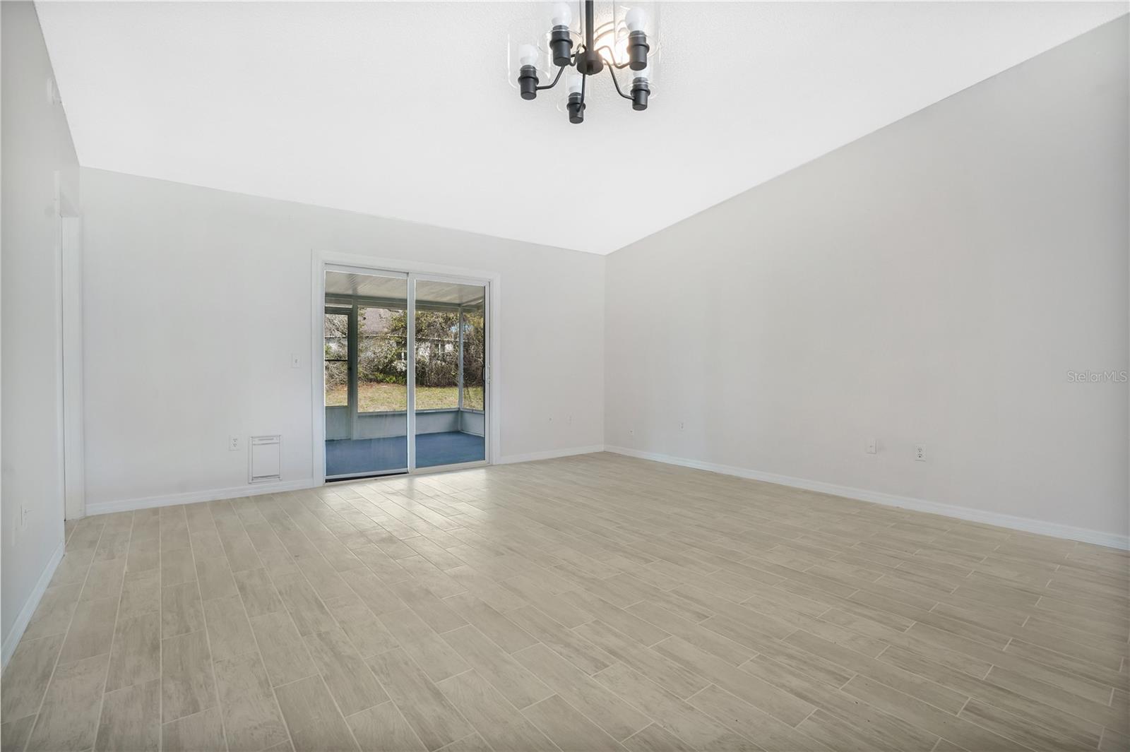 Image 5 of 22 For 617 4th Avenue