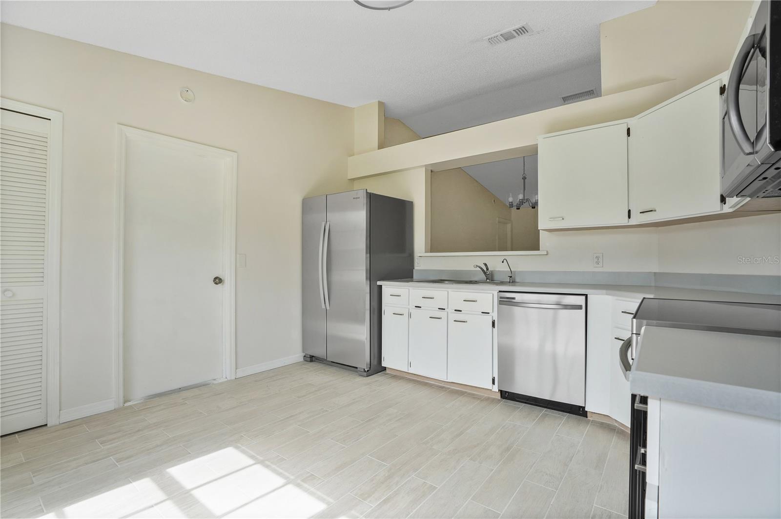 Image 9 of 22 For 617 4th Avenue