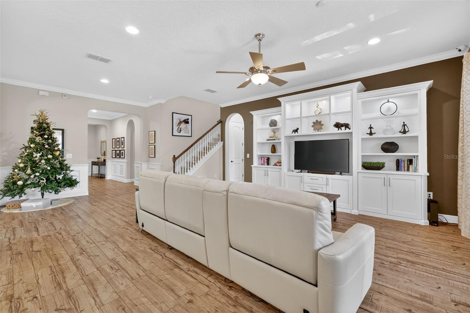 Image 10 of 45 For 14282 Creekbed Circle