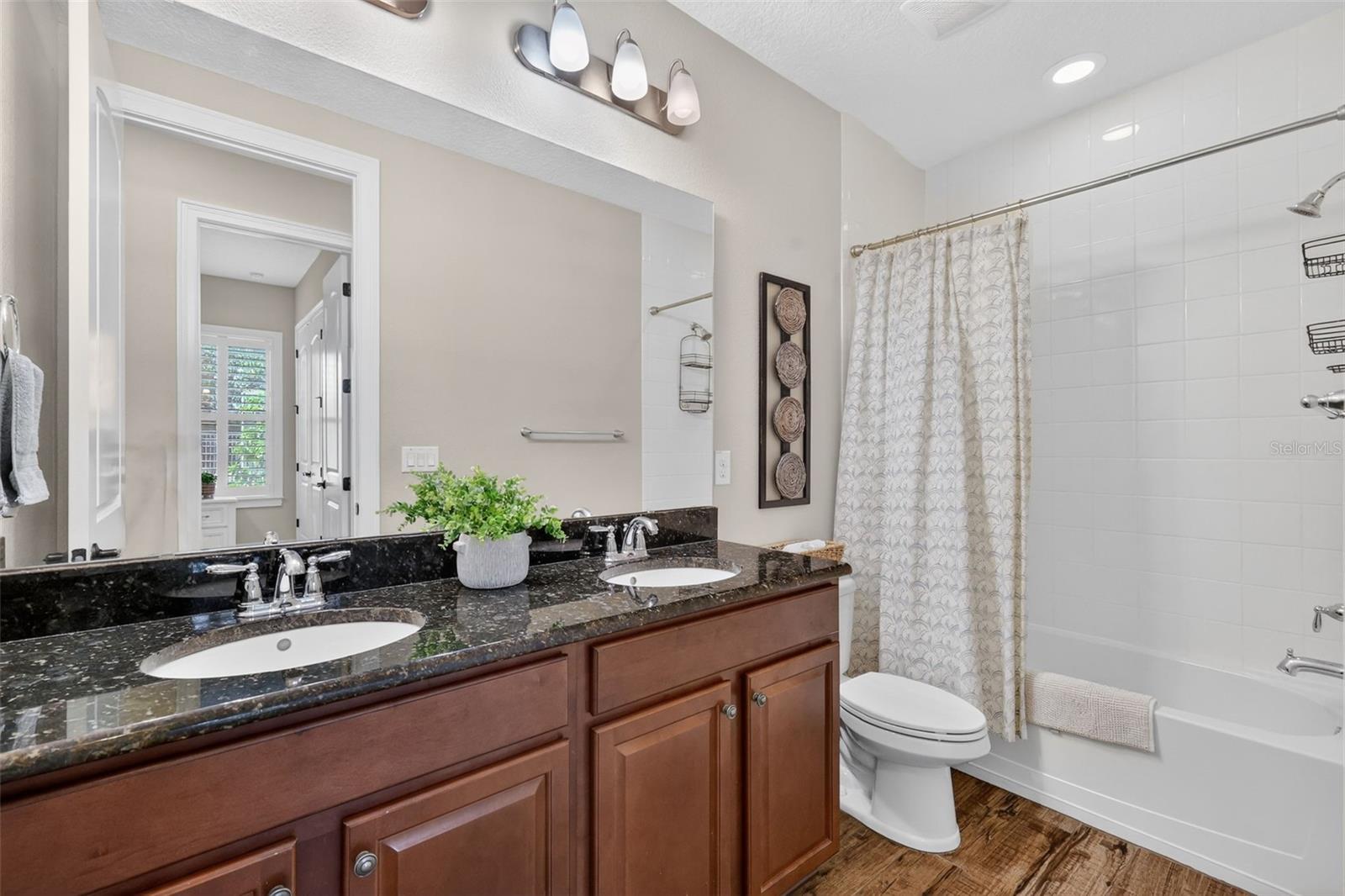 Image 27 of 45 For 14282 Creekbed Circle