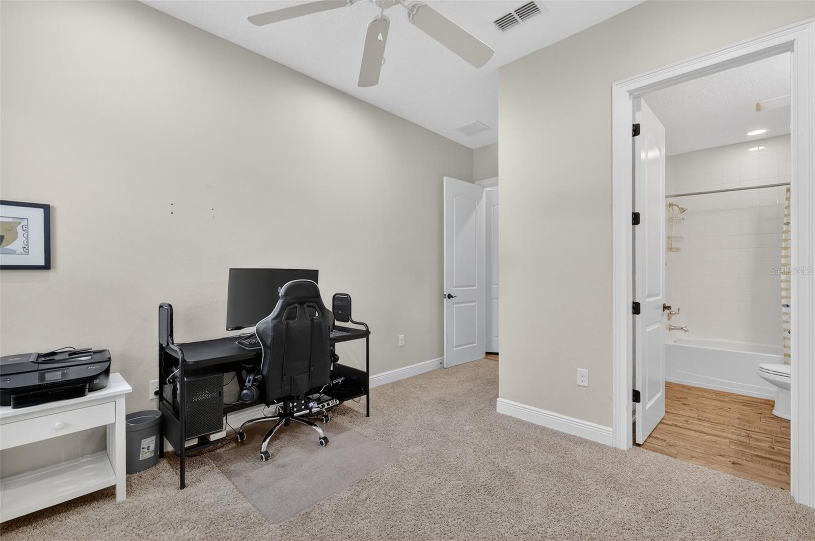 Image 36 of 45 For 14282 Creekbed Circle