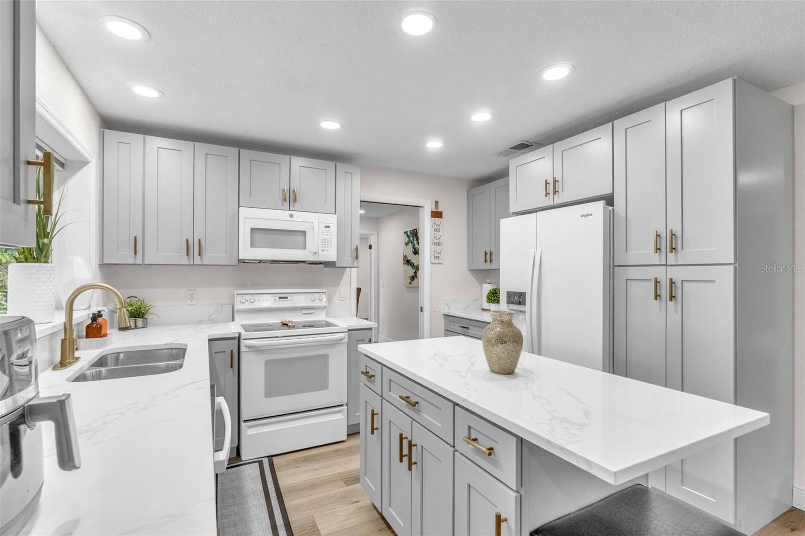 Image 15 of 45 For 102 Old Hickory Court