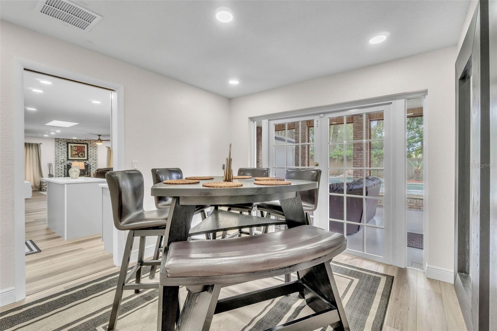 Image 18 of 45 For 102 Old Hickory Court