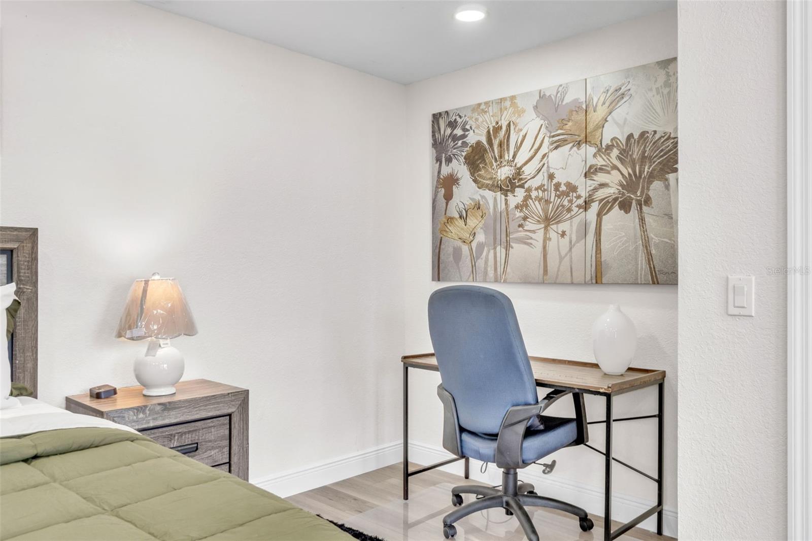 Image 22 of 45 For 102 Old Hickory Court