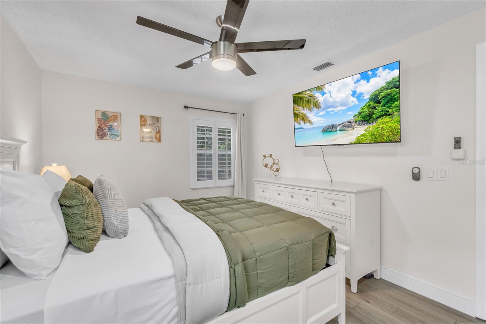 Image 32 of 45 For 102 Old Hickory Court