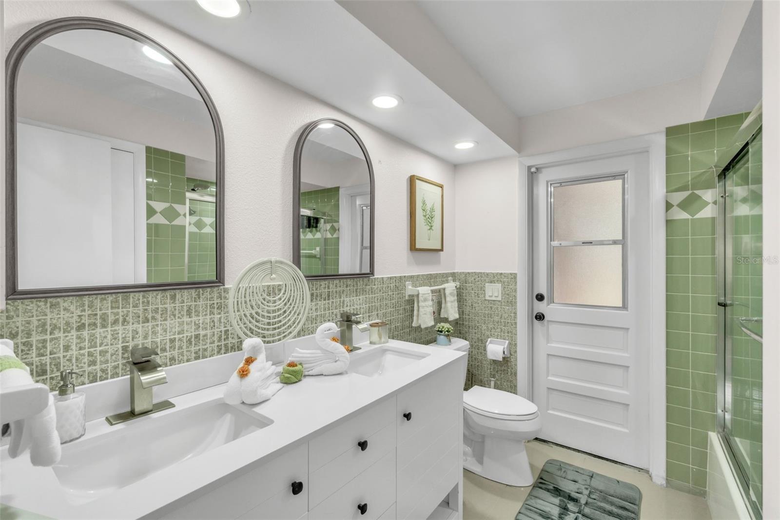 Image 34 of 45 For 102 Old Hickory Court