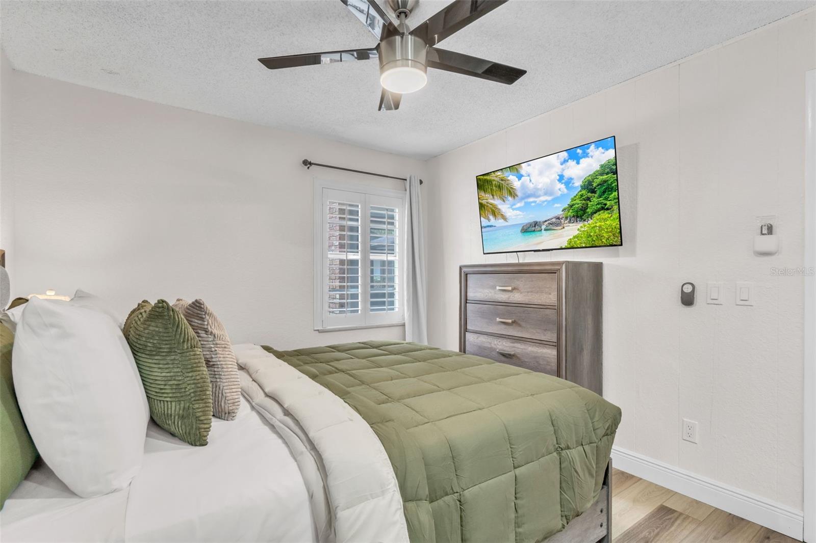 Image 37 of 45 For 102 Old Hickory Court