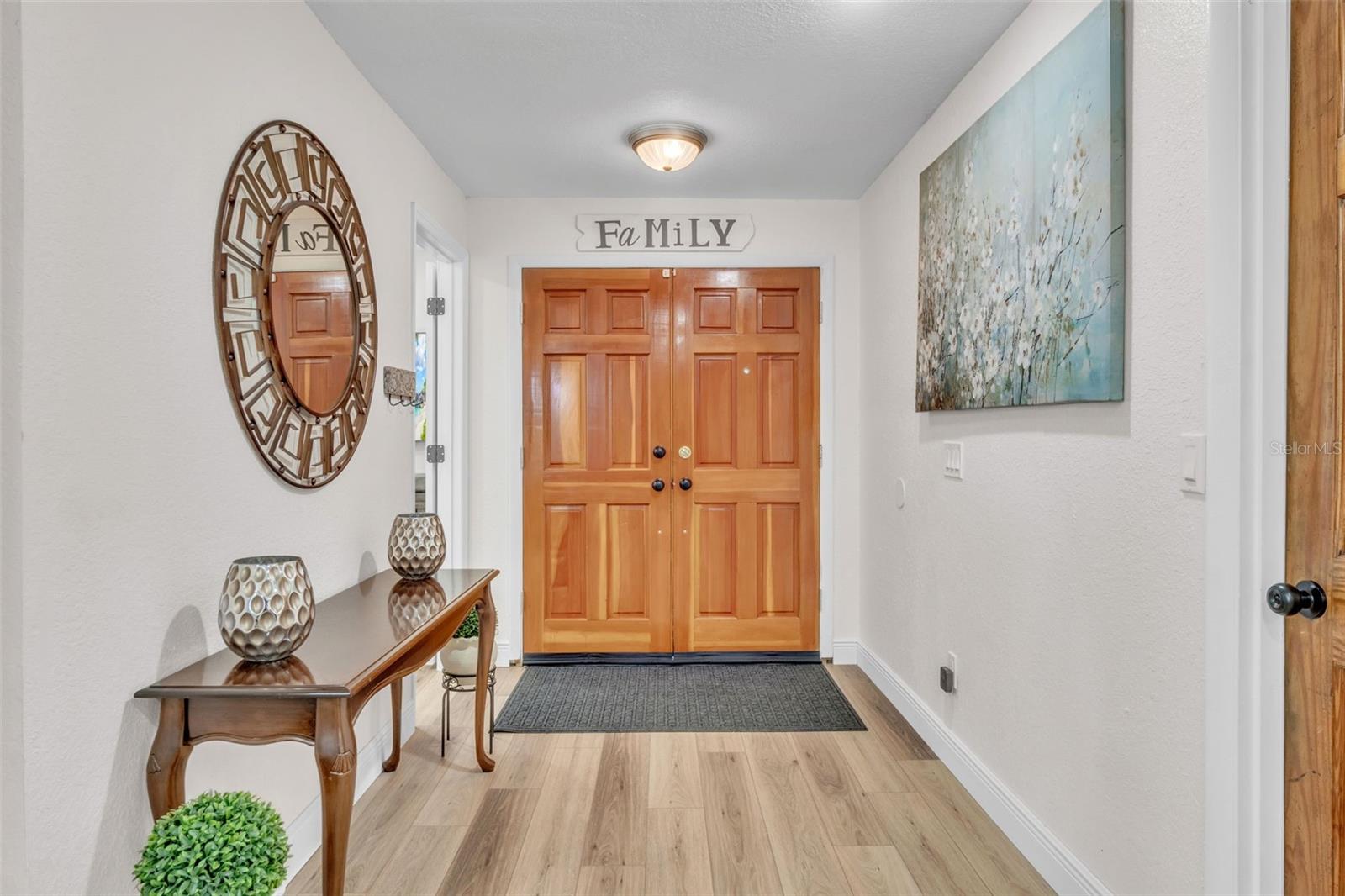 Image 5 of 45 For 102 Old Hickory Court