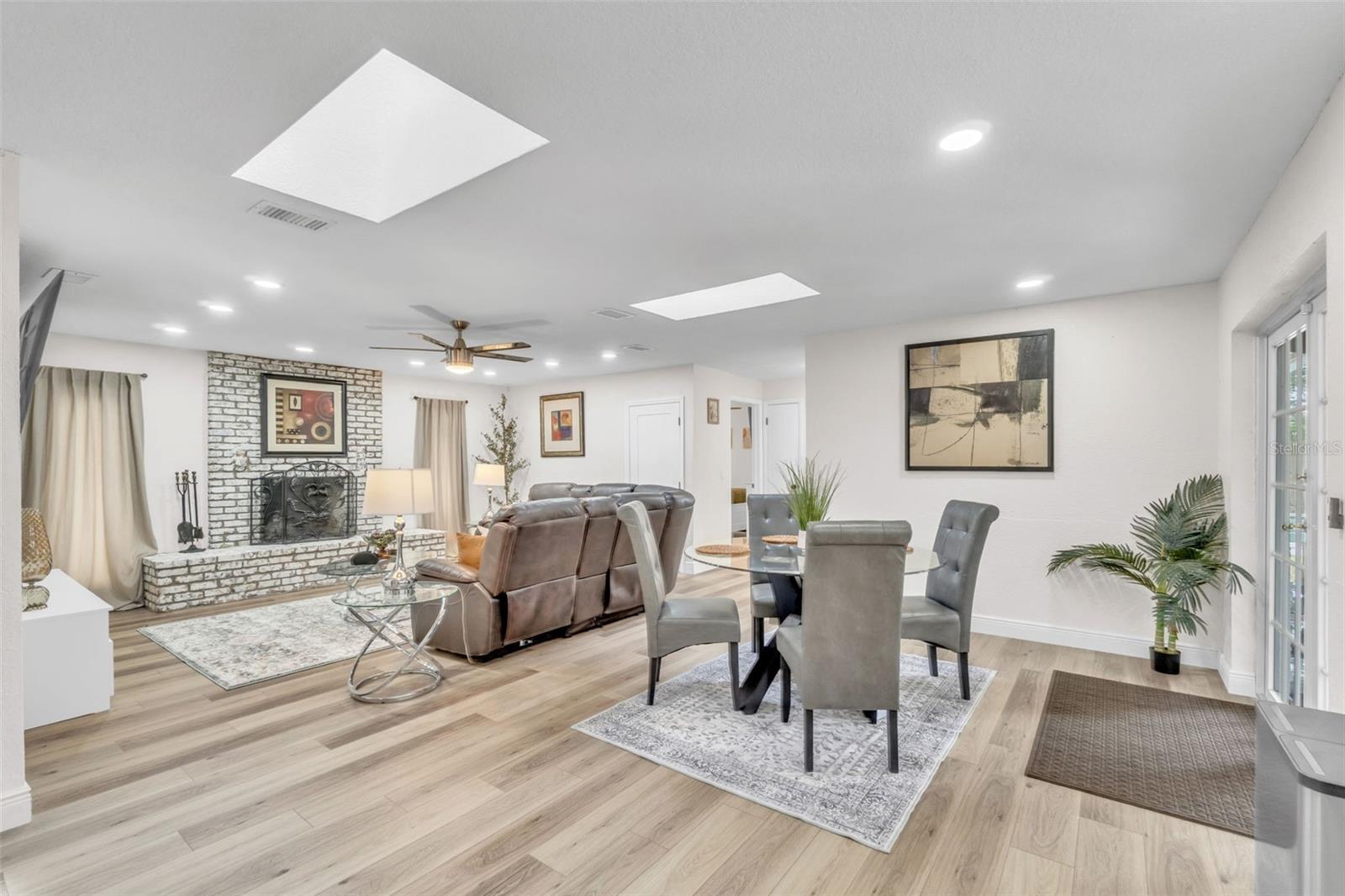 Image 6 of 45 For 102 Old Hickory Court