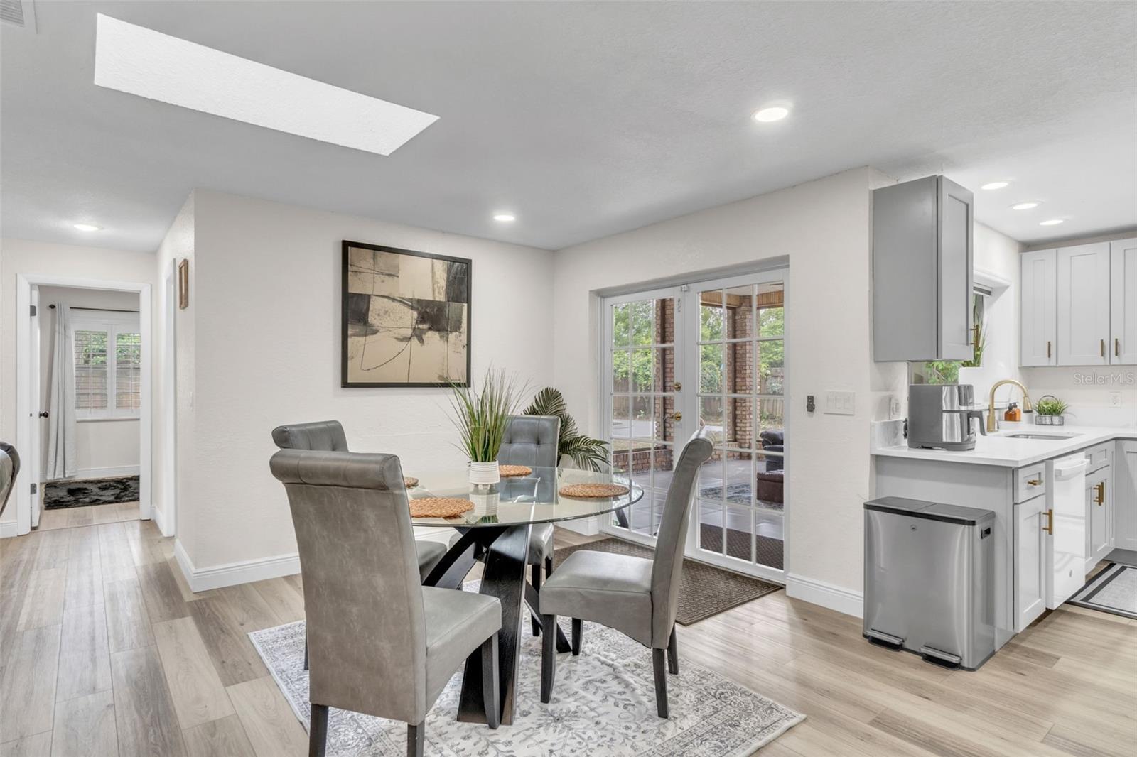 Image 9 of 45 For 102 Old Hickory Court