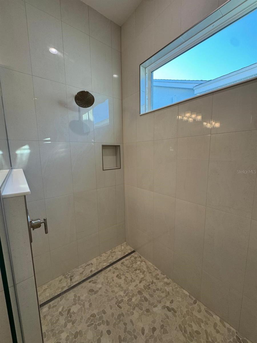 Image 16 of 21 For 1134 Cliffhaven Court