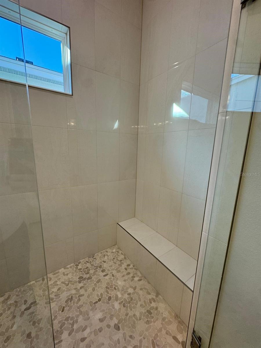 Image 17 of 21 For 1134 Cliffhaven Court