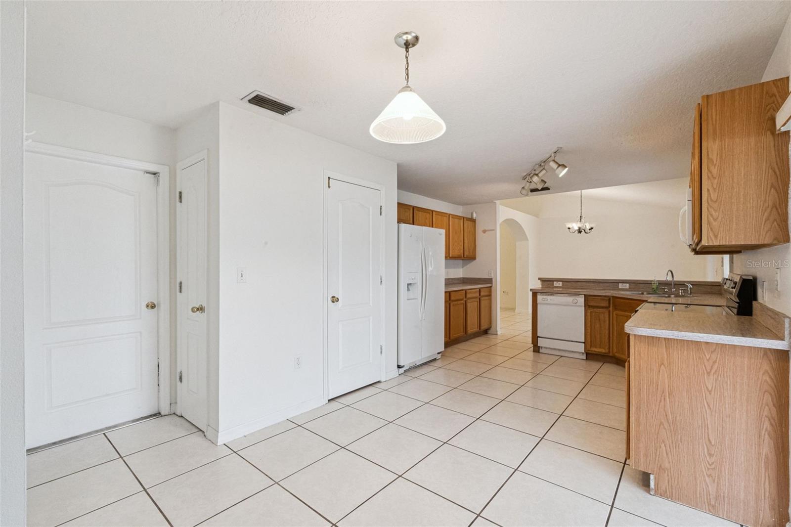 Image 10 of 38 For 2907 Oak Run Boulevard