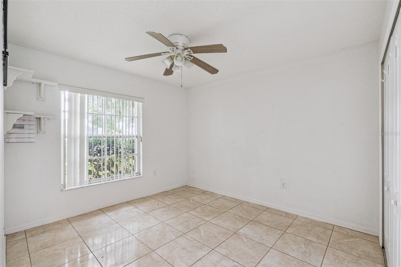 Image 17 of 38 For 2907 Oak Run Boulevard