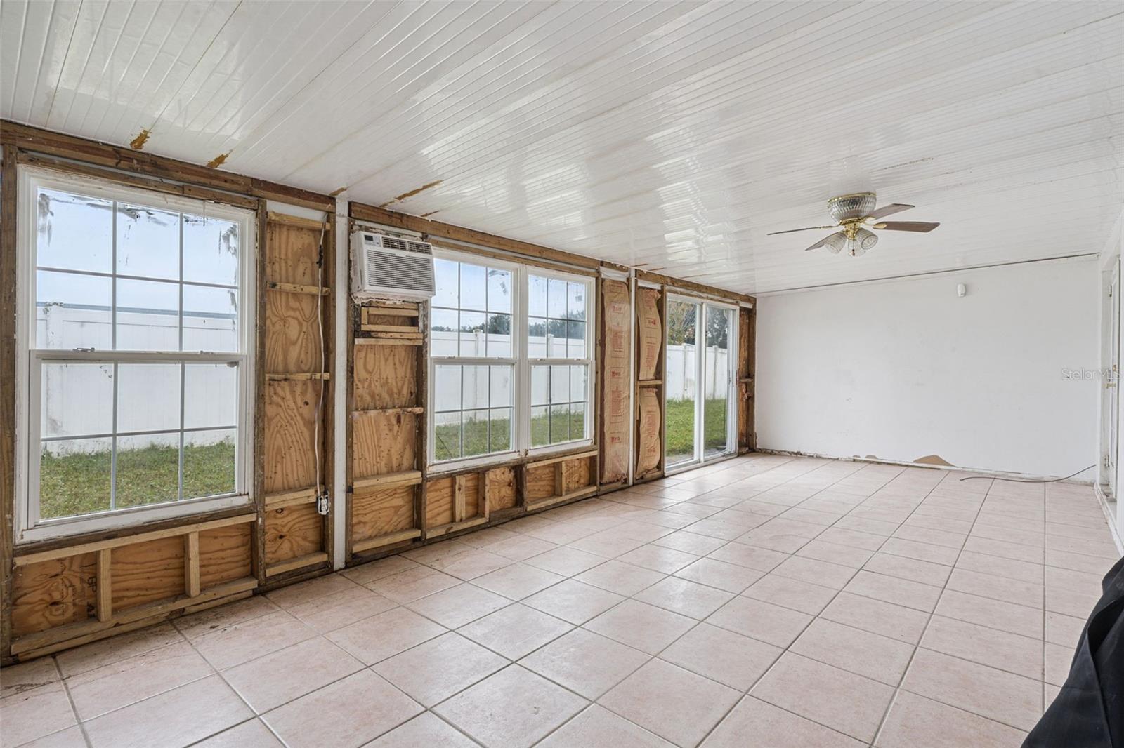 Image 24 of 38 For 2907 Oak Run Boulevard