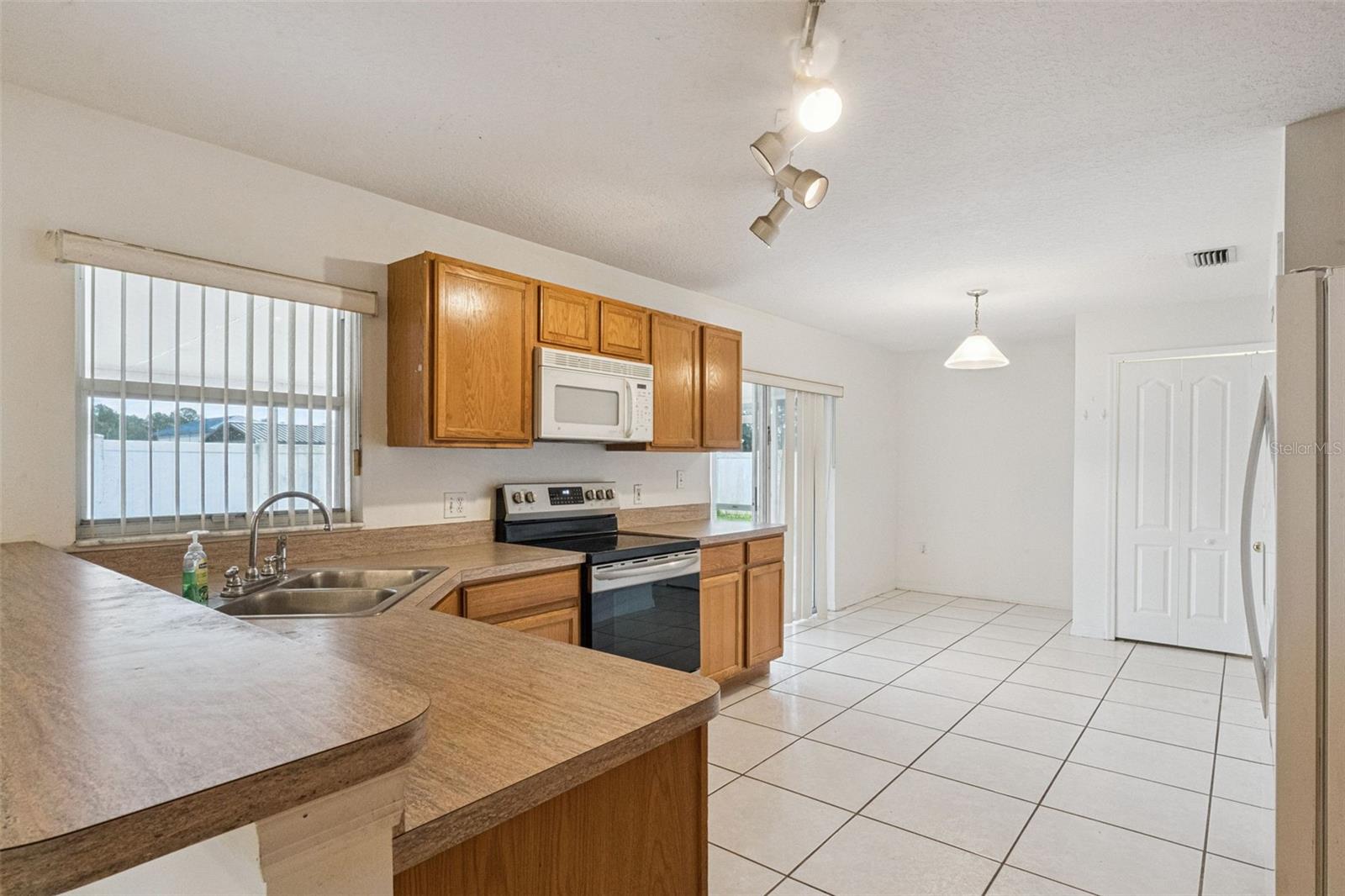 Image 8 of 38 For 2907 Oak Run Boulevard