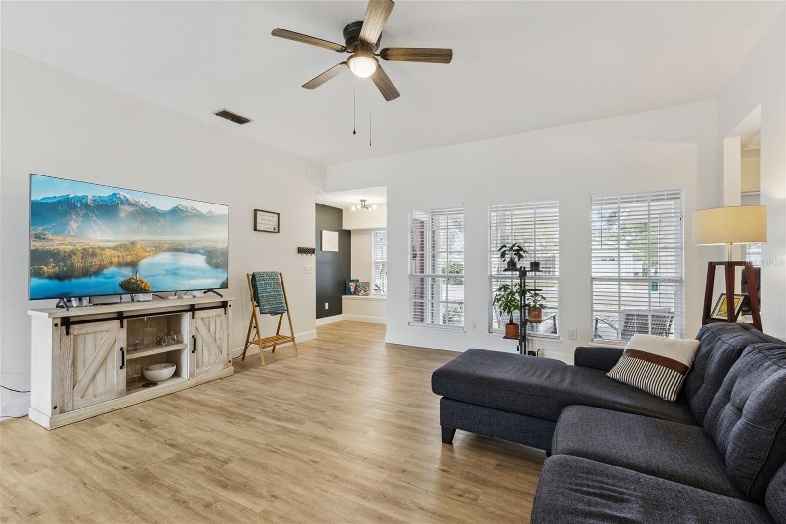 Image 4 of 22 For 1724 Dorset Drive