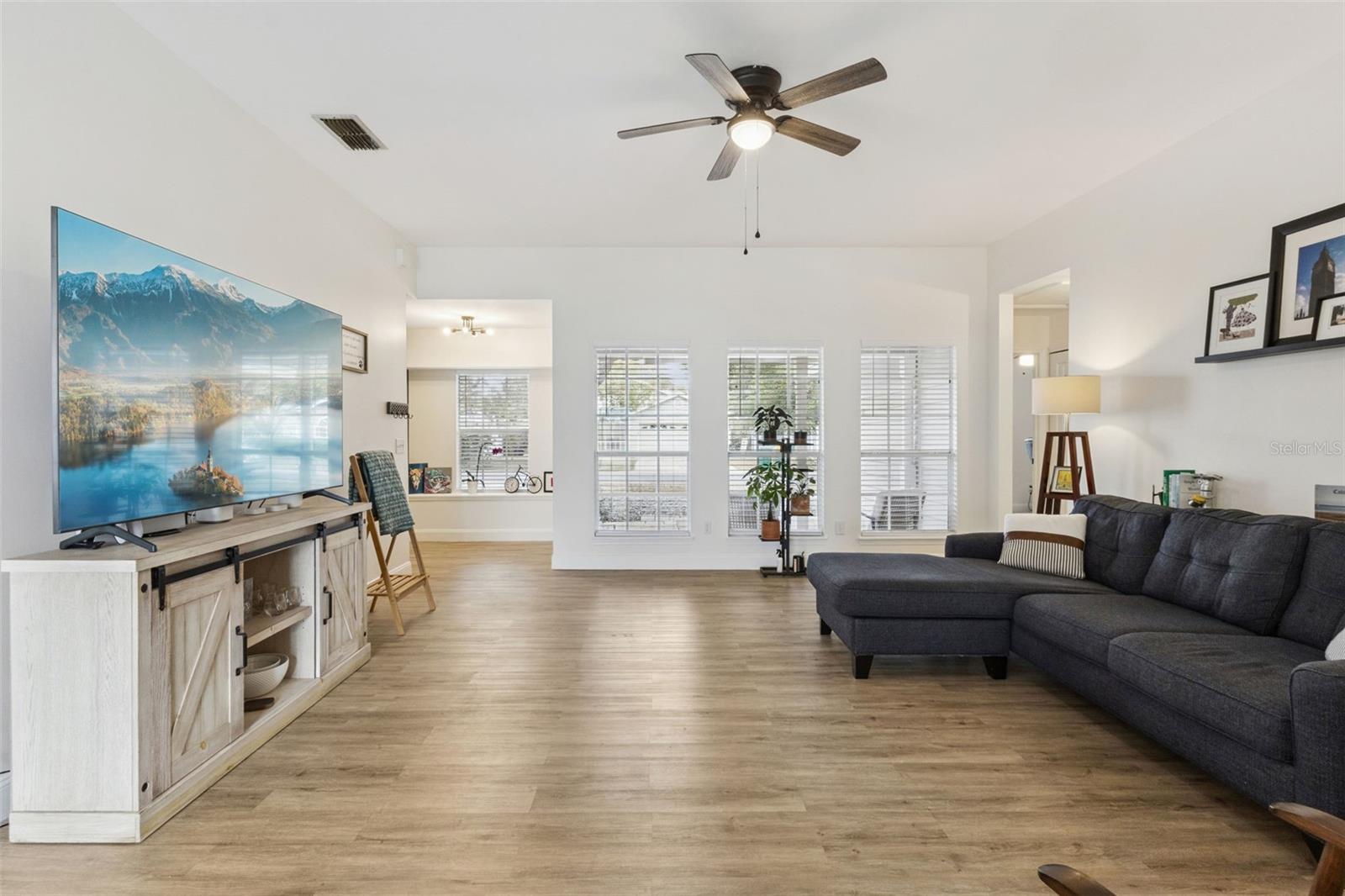 Image 5 of 22 For 1724 Dorset Drive