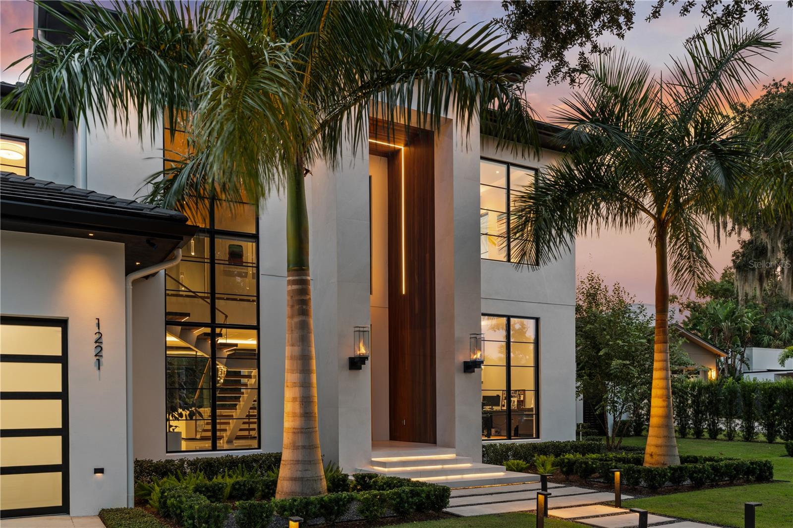 Image 3 of 43 For 1221 Richmond Road