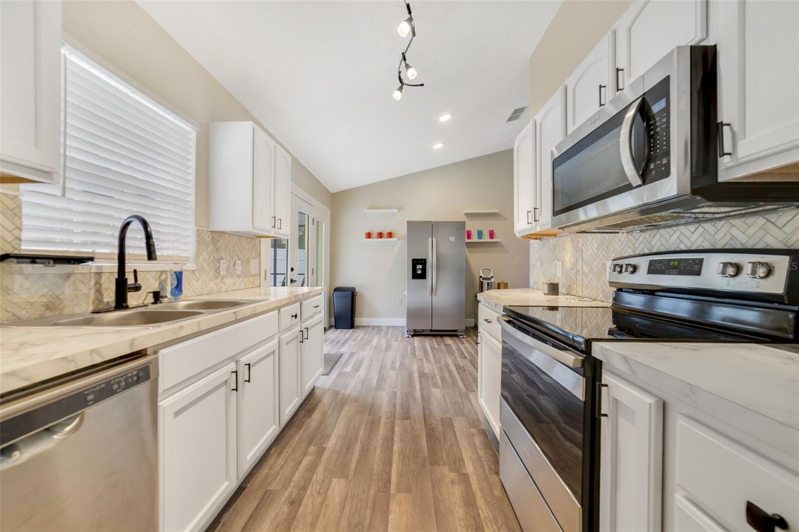 Image 5 of 17 For 40140 Palm Street