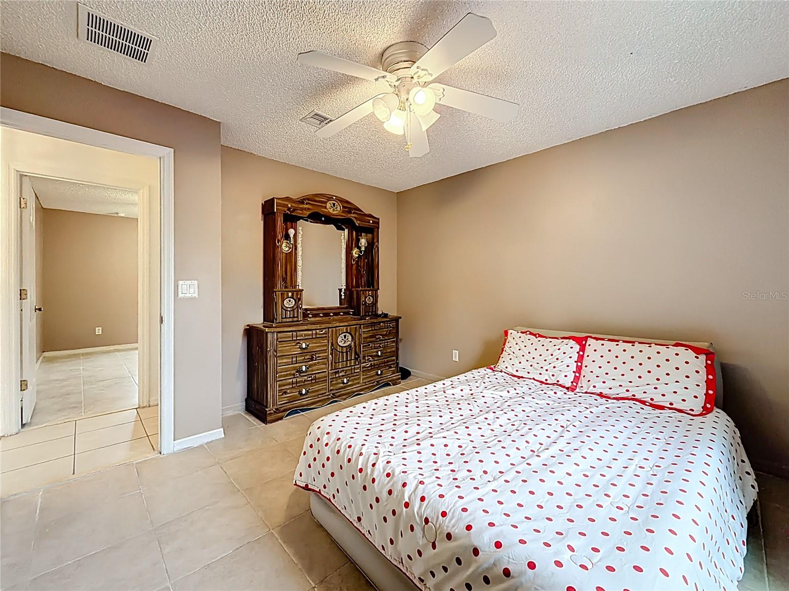 Image 13 of 41 For 4592 Gardenia Court