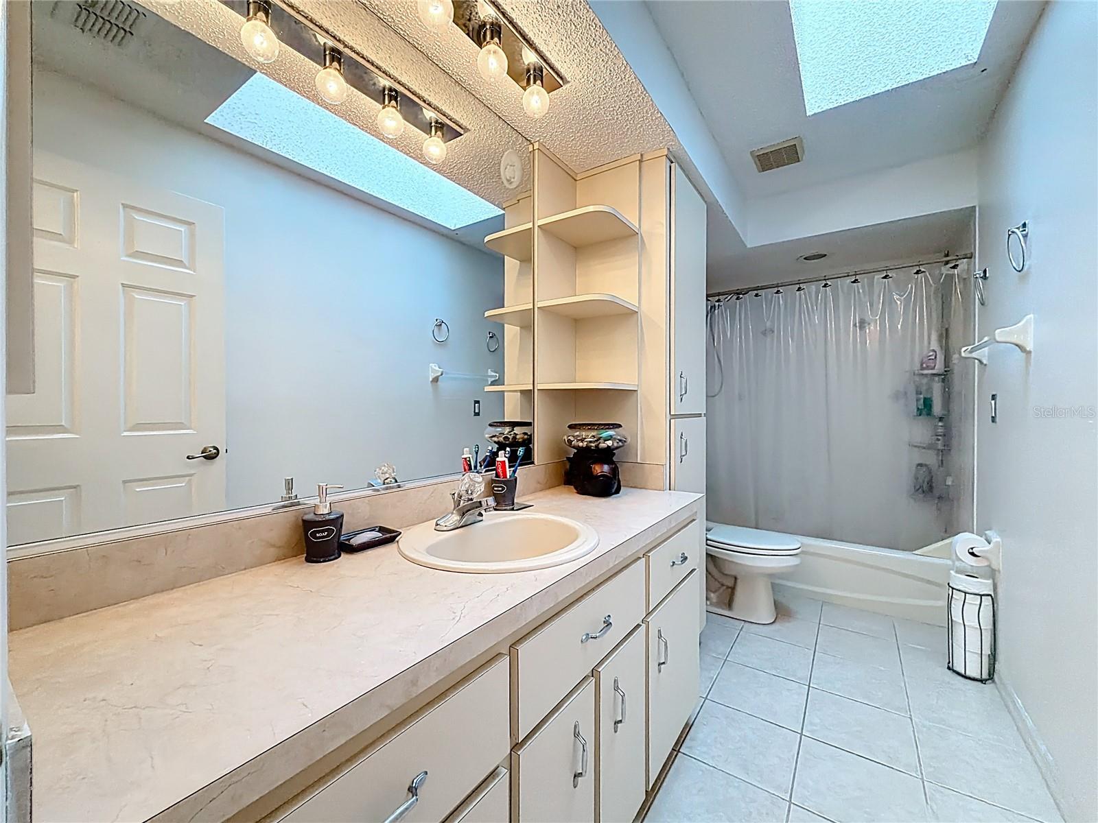 Image 15 of 41 For 4592 Gardenia Court