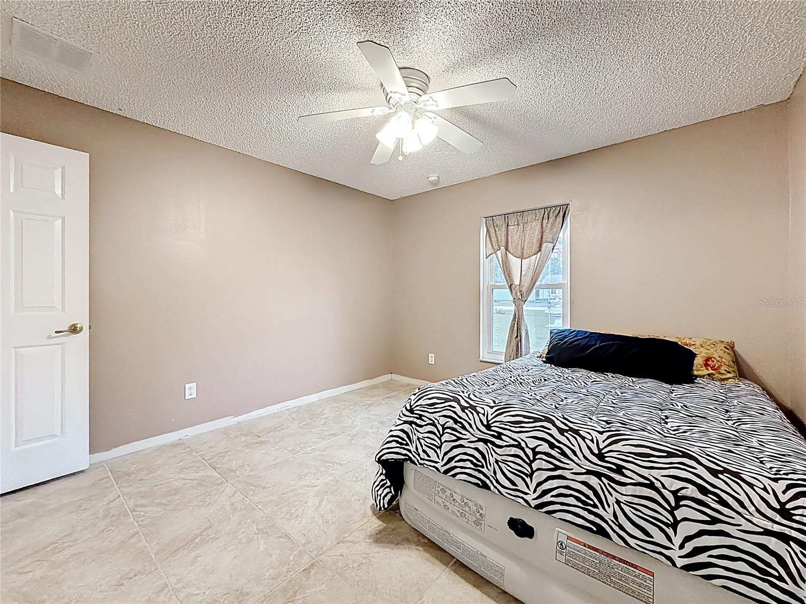 Image 16 of 41 For 4592 Gardenia Court