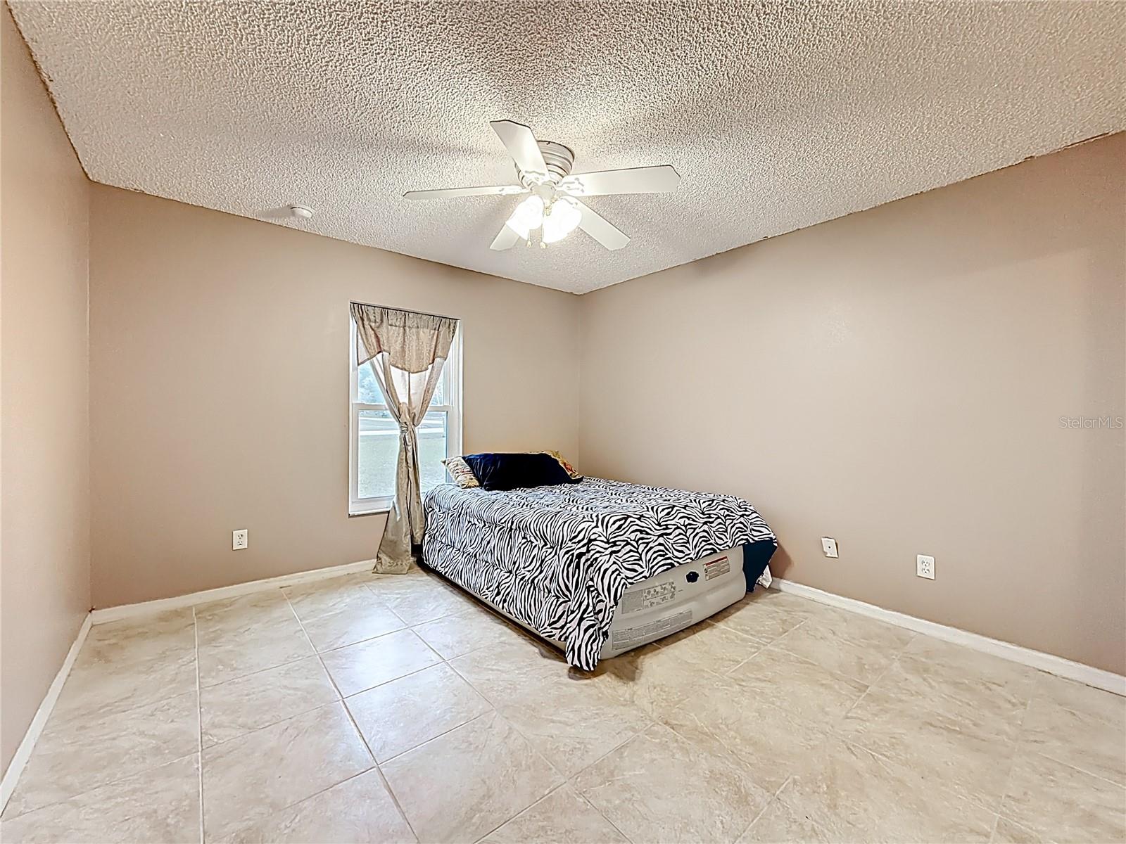 Image 17 of 41 For 4592 Gardenia Court