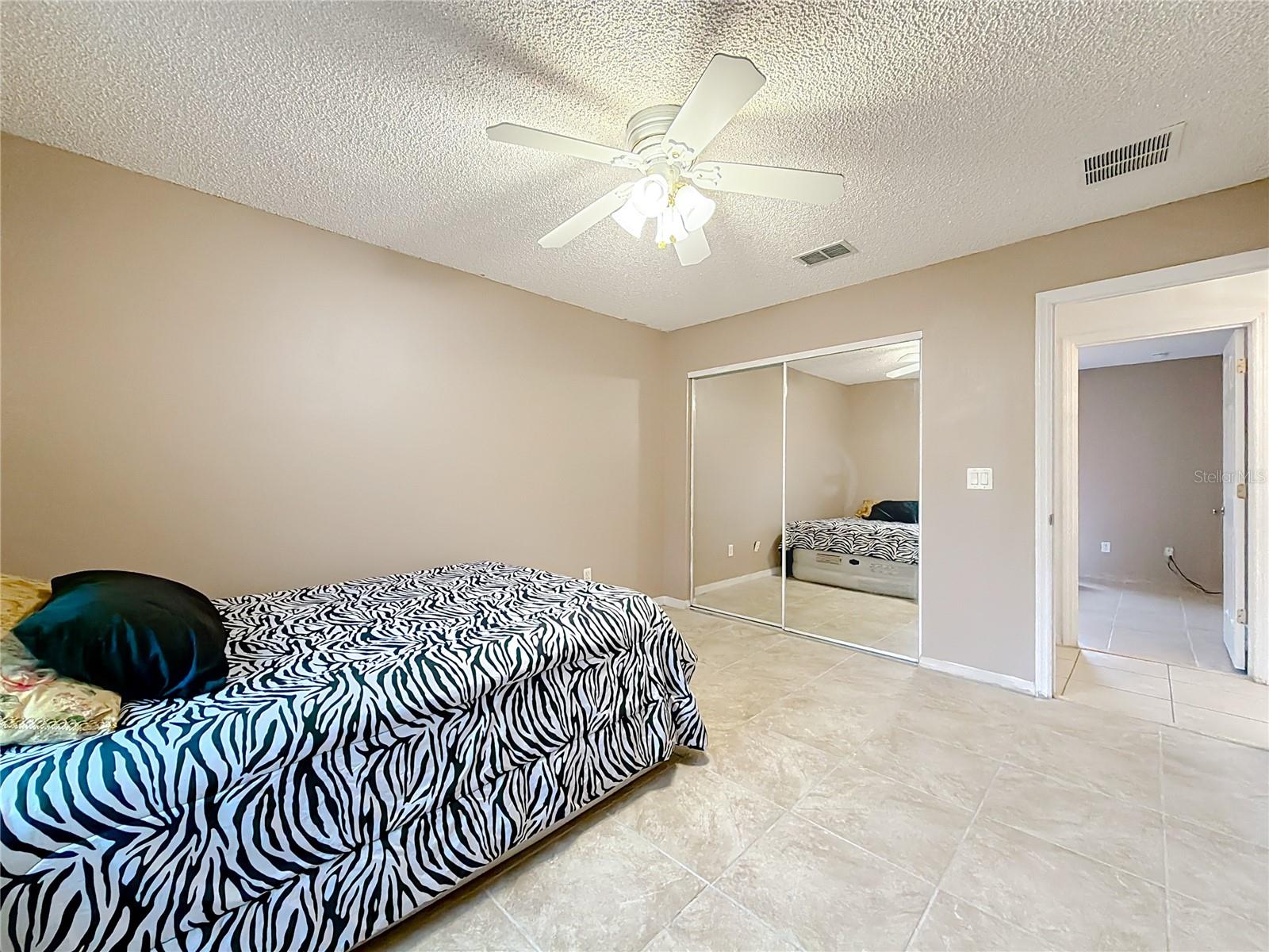 Image 18 of 41 For 4592 Gardenia Court