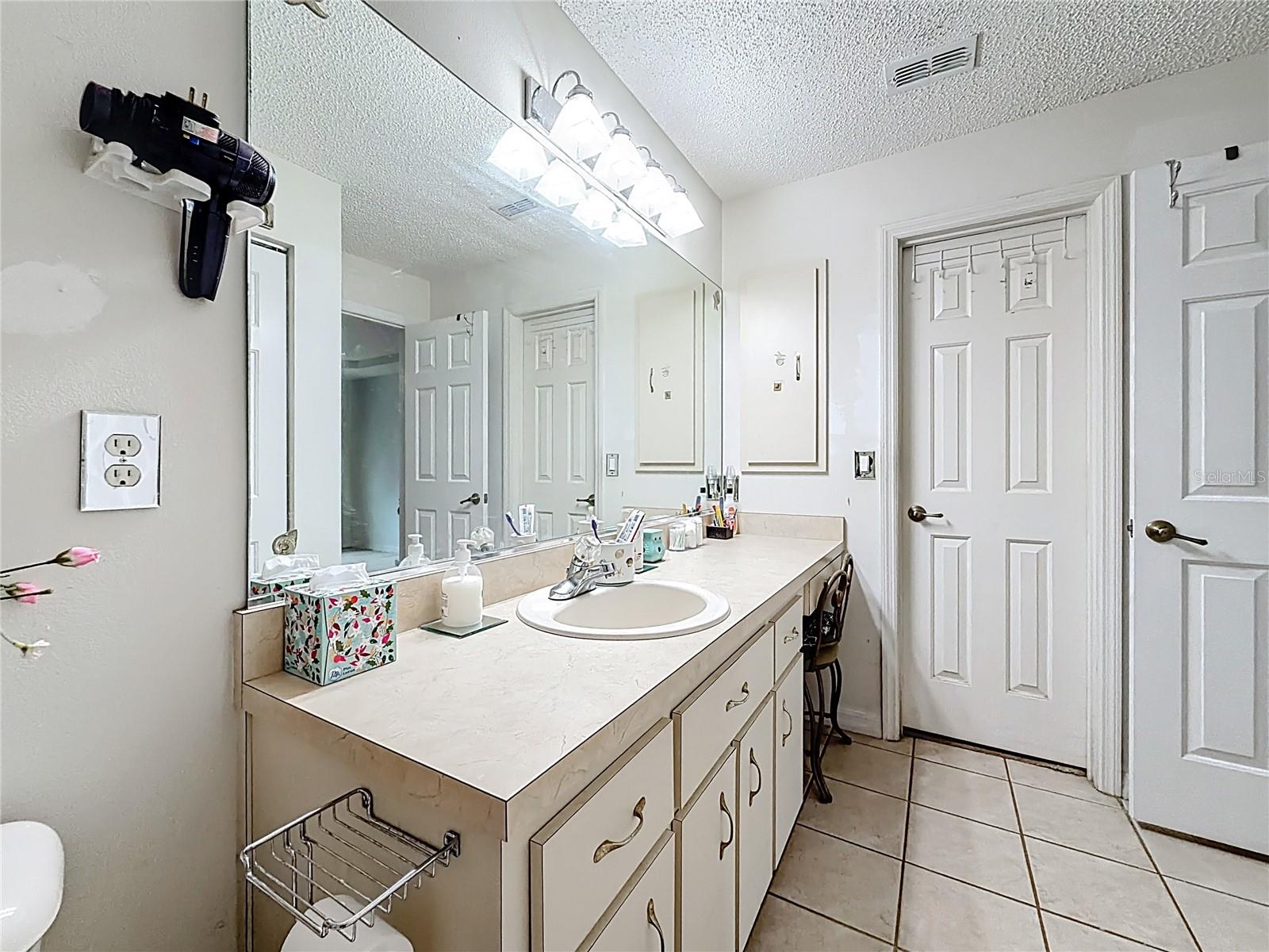 Image 23 of 41 For 4592 Gardenia Court