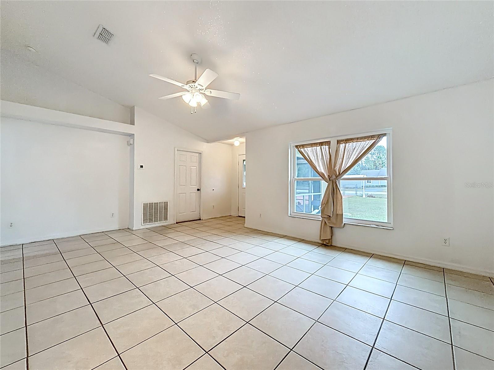 Image 4 of 41 For 4592 Gardenia Court