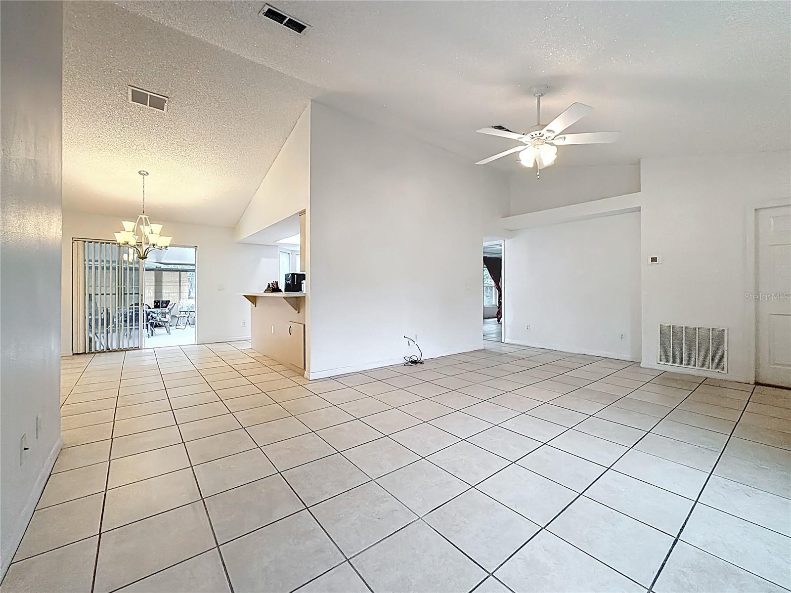 Image 5 of 41 For 4592 Gardenia Court